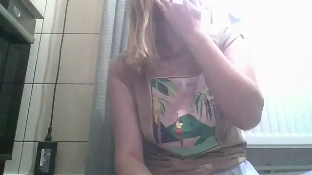 Snapshot of dirty_sasha00 chatting on May 15, 2:51 am dirty sasha00 online show from May 15, 2:51 am