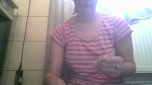 Snapshot of dirty_sasha00 chatting on May 26, 3:02 am dirty sasha00 online show from May 26, 3:02 am