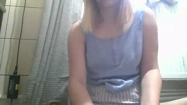 Snapshot of dirty_sasha00 chatting on May 27, 2:30 am dirty sasha00 online show from May 27, 2:30 am