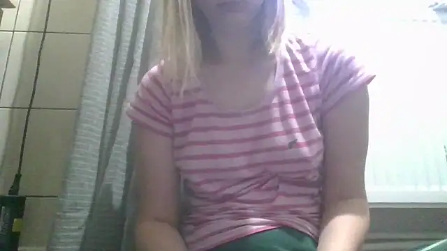 Snapshot of dirty_sasha00 chatting on May 29, 2:42 am dirty sasha00 online show from May 29, 2:42 am