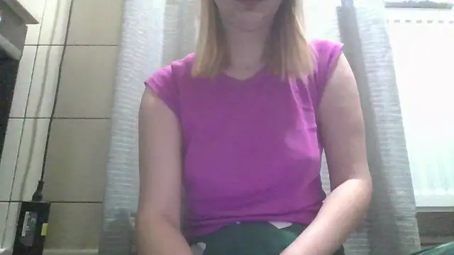 Snapshot of dirty_sasha00 chatting on May 31, 2:42 am dirty sasha00 online show from May 31, 2:42 am