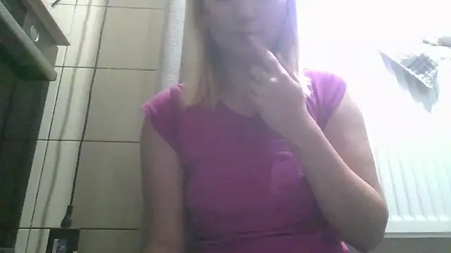 Snapshot of dirty_sasha00 chatting on May 31, 5:09 pm dirty sasha00 online show from May 31, 5:09 pm
