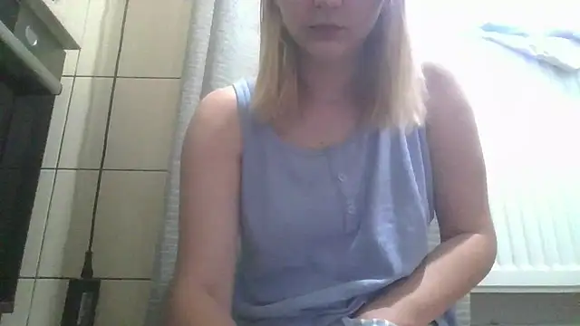 Snapshot of dirty_sasha00 chatting on June 11, 2:33 am dirty sasha00 online show from June 11, 2:33 am