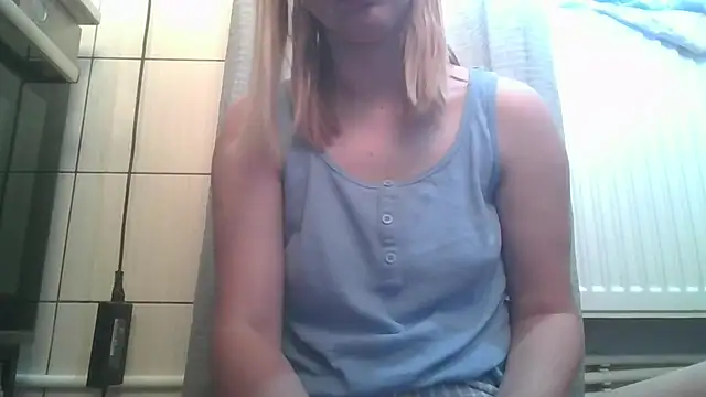 Snapshot of dirty_sasha00 chatting on June 11, 2:53 am dirty sasha00 online show from June 11, 2:53 am
