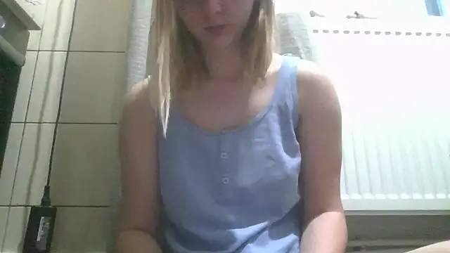 Snapshot of dirty_sasha00 chatting on June 13, 1:58 am dirty sasha00 online show from June 13, 1:58 am