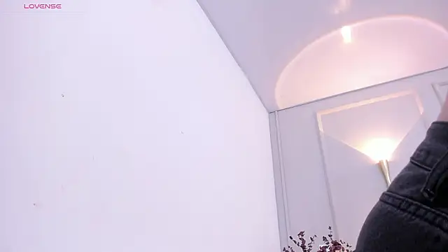 Snapshot of annie__20 chatting on February 5, 12:10 pm annie 20 online show from February 5, 12:10 pm