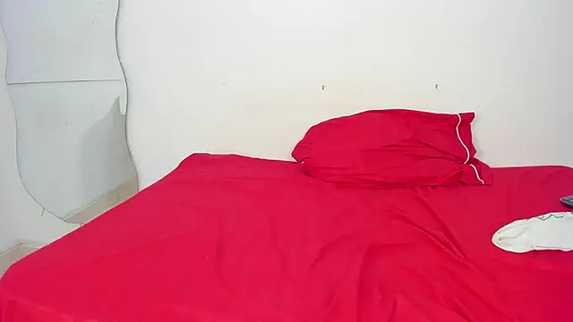 Snapshot of kendra_lovv chatting on December 22, 7:44 pm kendra lovv online show from December 22, 7:44 pm