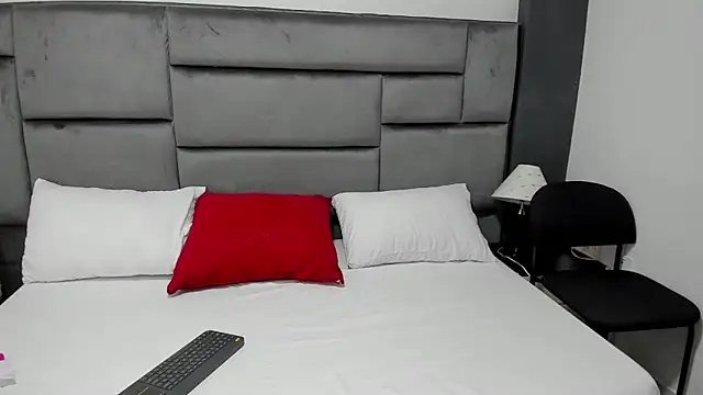 Snapshot of CatleyaSmith chatting on January 11, 12:21 pm CatleyaSmith online show from January 11, 12:21 pm