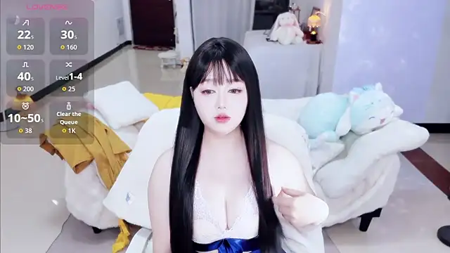 Nina37 online show from May 8, 5:18 pm