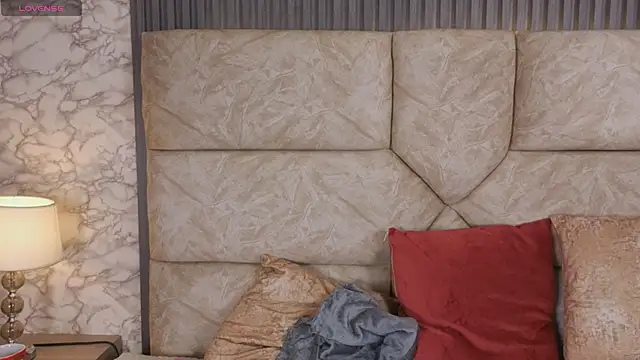 violett fowlerxx online show from February 11, 4:28 am