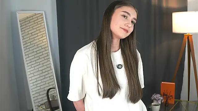 Snapshot of AriannaSemke chatting on November 6, 4:02 am AriannaSemke online show from November 6, 4:02 am