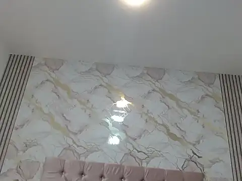 Snapshot of MiaCoock chatting on December 17, 2:12 pm MiaCoock online show from December 17, 2:12 pm