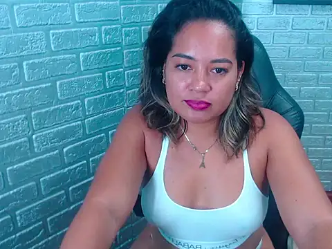 Snapshot of Bella_Summers_ chatting on November 5, 3:45 pm Bella Summers online show from November 5, 3:45 pm