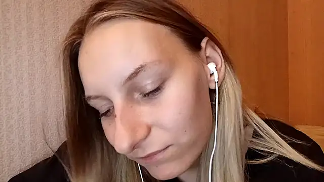 laytafltsmile online show from November 4, 9:36 pm