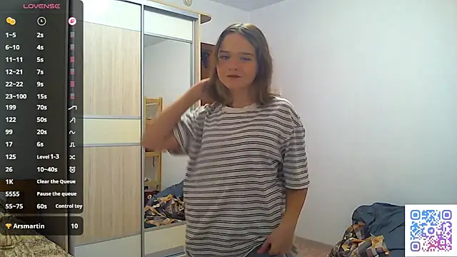 Snapshot of AlissaGerardo chatting on December 16, 2:11 pm AlissaGerardo online show from December 16, 2:11 pm