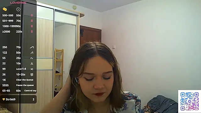 Snapshot of AlissaGerardo chatting on December 17, 2:12 pm AlissaGerardo online show from December 17, 2:12 pm