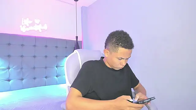 Liams18 online show from November 21, 3:16 am