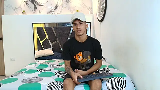 Snapshot of IMPERIO_ROMANO chatting on November 23, 7:13 pm IMPERIO ROMANO online show from November 23, 7:13 pm