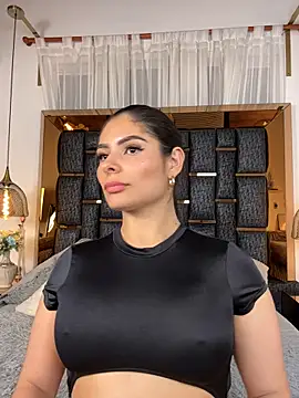 LINDA HYLTON online show from November 12, 12:33 am