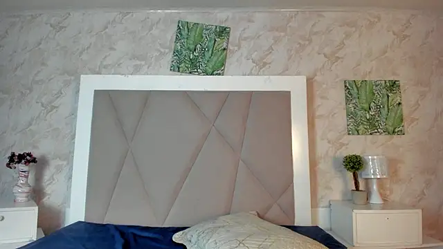 Madhison 5 online show from January 12, 8:25 pm