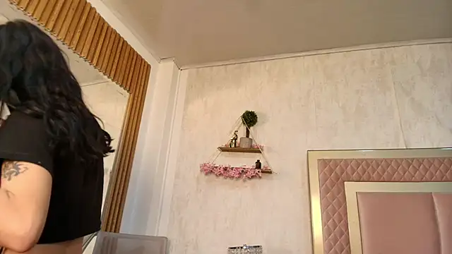 Snapshot of Madhison_5 chatting on February 26, 12:04 pm Madhison 5 online show from February 26, 12:04 pm