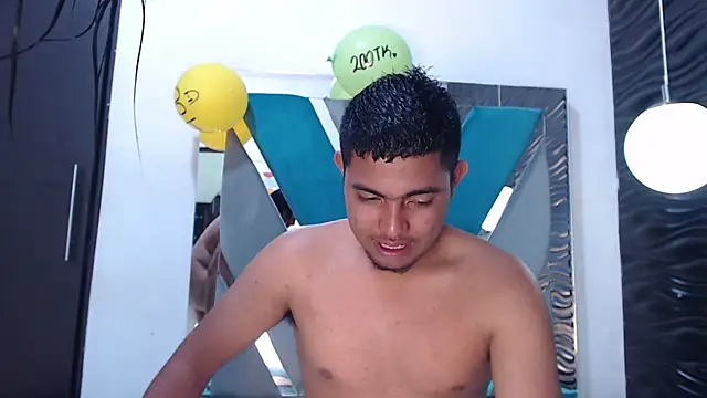 Naty And Maxx online show from December 22, 8:06 pm