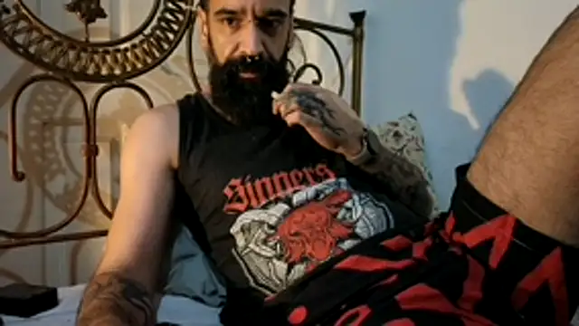 Snapshot of Cloudmanson chatting on November 5, 6:35 am Cloudmanson online show from November 5, 6:35 am