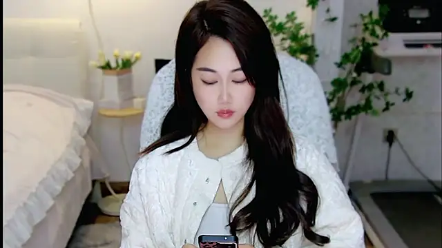 tutumissy online show from December 2, 6:30 am