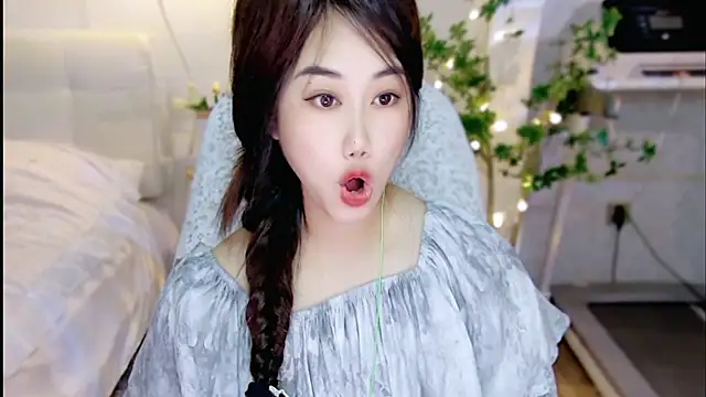 tutumissy online show from December 3, 6:10 am