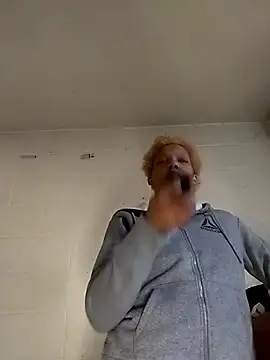 Snapshot of SITHANDRAH chatting on January 15, 1:48 pm SITHANDRAH online show from January 15, 1:48 pm