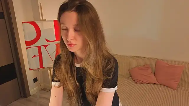 Snapshot of eirakiliana chatting on November 13, 7:40 am eirakiliana online show from November 13, 7:40 am