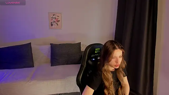 Snapshot of eirakiliana chatting on November 19, 7:30 am eirakiliana online show from November 19, 7:30 am