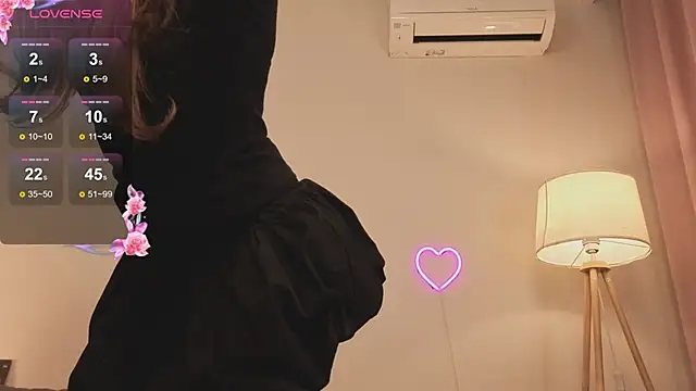 Snapshot of eirakiliana chatting on November 28, 6:27 am eirakiliana online show from November 28, 6:27 am