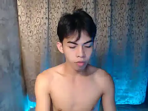 Urhotsilverboy online show from November 15, 4:21 am