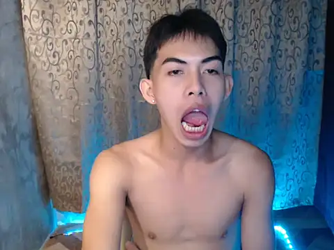 Urhotsilverboy online show from November 23, 3:17 am