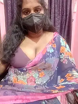 Snapshot of Keerthee_ chatting on November 7, 9:53 am Keerthee online show from November 7, 9:53 am