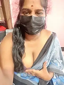 Snapshot of Keerthee_ chatting on November 9, 9:07 am Keerthee online show from November 9, 9:07 am