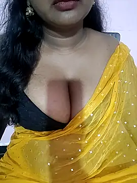 Snapshot of Keerthee_ chatting on November 9, 9:13 pm Keerthee online show from November 9, 9:13 pm