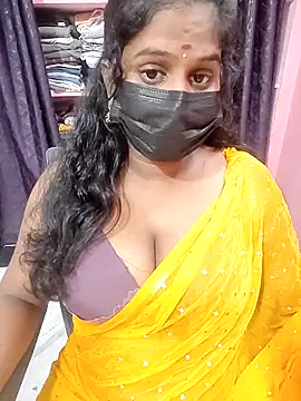 Snapshot of Keerthee_ chatting on November 10, 11:53 am Keerthee online show from November 10, 11:53 am