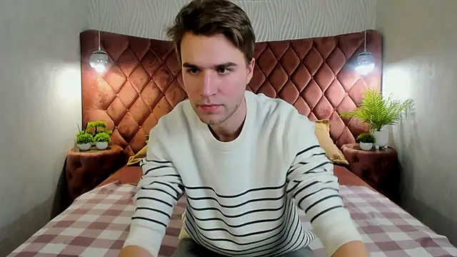 Snapshot of JonnahHell chatting on November 5, 2:28 pm JonnahHell online show from November 5, 2:28 pm