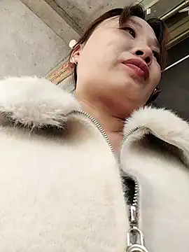 Snapshot of MINSSA502 chatting on November 16, 1:33 am MINSSA502 online show from November 16, 1:33 am