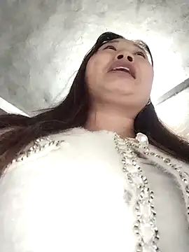 Snapshot of MINSSA502 chatting on December 17, 12:05 am MINSSA502 online show from December 17, 12:05 am