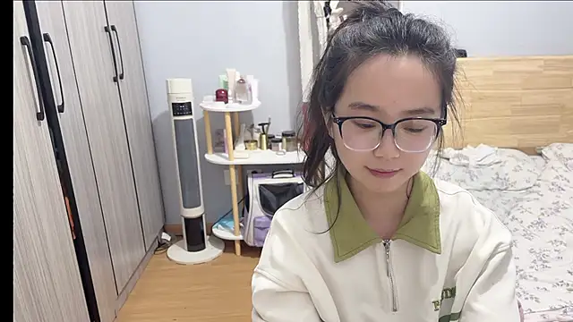 Hmm 0303 online show from February 23, 4:37 pm