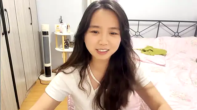 Hmm 0303 online show from March 4, 4:24 pm