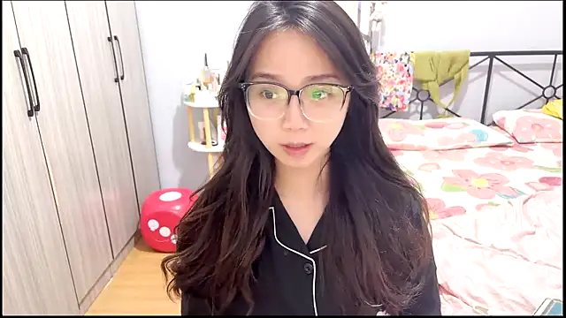 Hmm 0303 online show from April 21, 3:39 pm