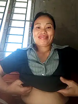 Snapshot of Karen_china chatting on November 30, 7:23 am Karen china online show from November 30, 7:23 am