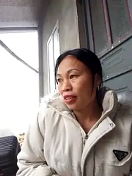 Snapshot of Karen_china chatting on December 5, 12:30 am Karen china online show from December 5, 12:30 am