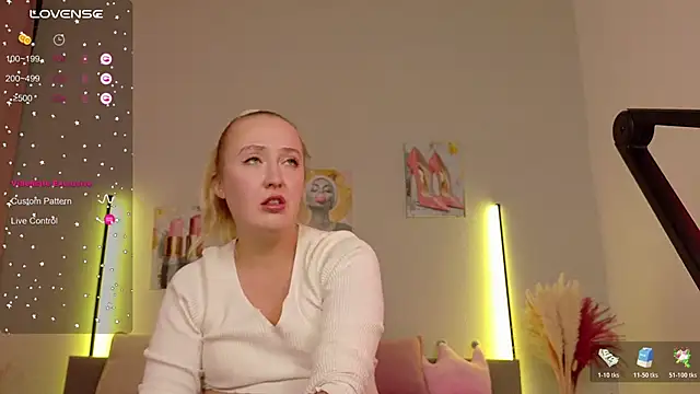 WildLady30 online show from December 15, 11:25 am