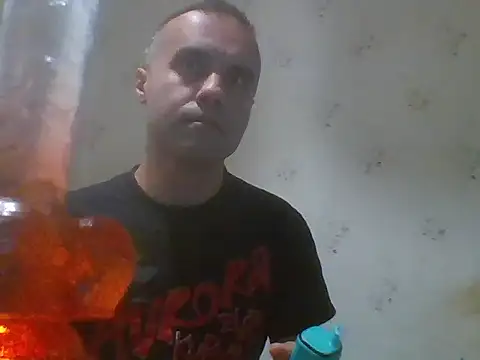 Snapshot of Kreol69 chatting on November 6, 7:26 pm Kreol69 online show from November 6, 7:26 pm