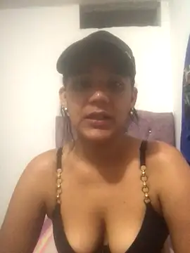 Snapshot of SofiaVergara2 chatting on November 8, 2:56 am SofiaVergara2 online show from November 8, 2:56 am